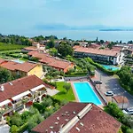 Exclusive For 6 Guests &terrace&pools&parking Apartament