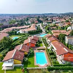 Exclusive For 6 Guests &terrace&pools&parking *