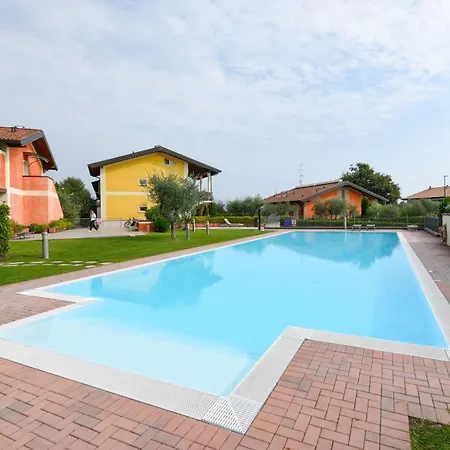Διαμέρισμα Exclusive For 6 Guests &terrace&pools&parking Ντεζεντσάνο ντελ Γκάρντα