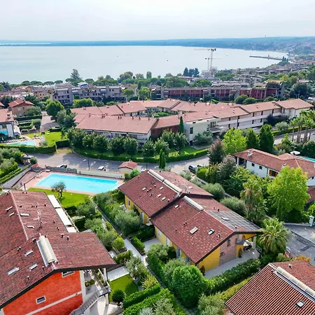 Exclusive For 6 Guests &terrace&pools&parking Apartament