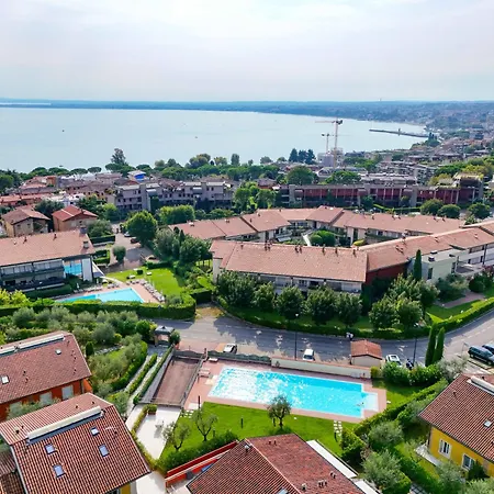 Exclusive For 6 Guests &terrace&pools&parking Ντεζεντσάνο ντελ Γκάρντα